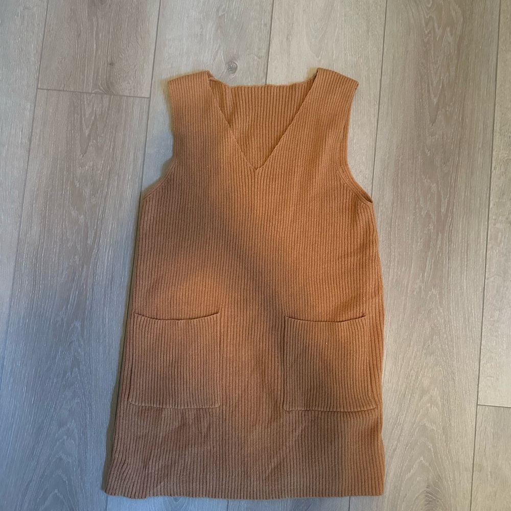 Sleeveless Ribbed Knit Sweater Dress with Pockets